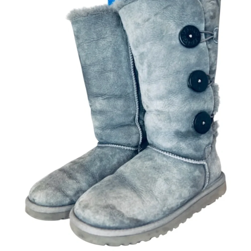 UGG Bailey Button Triplet Women's Gray Suede Boots Size 6